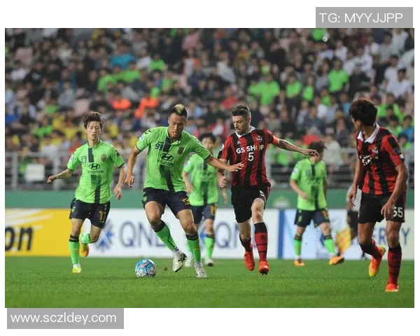 美国足球冠军联赛顶尖球星风采解析及其对赛事影响力的深远探索